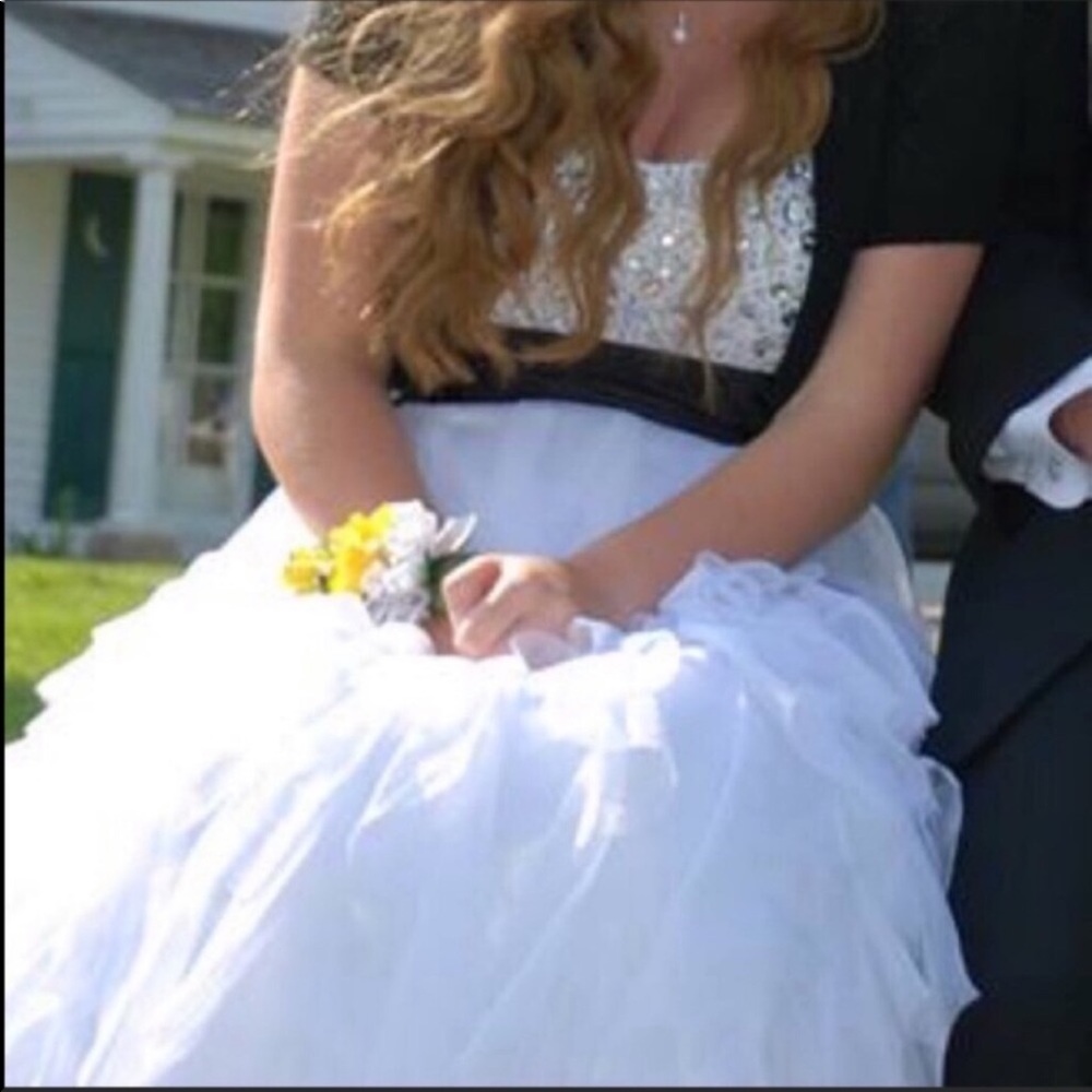 Prom dress - Picture 3 of 4